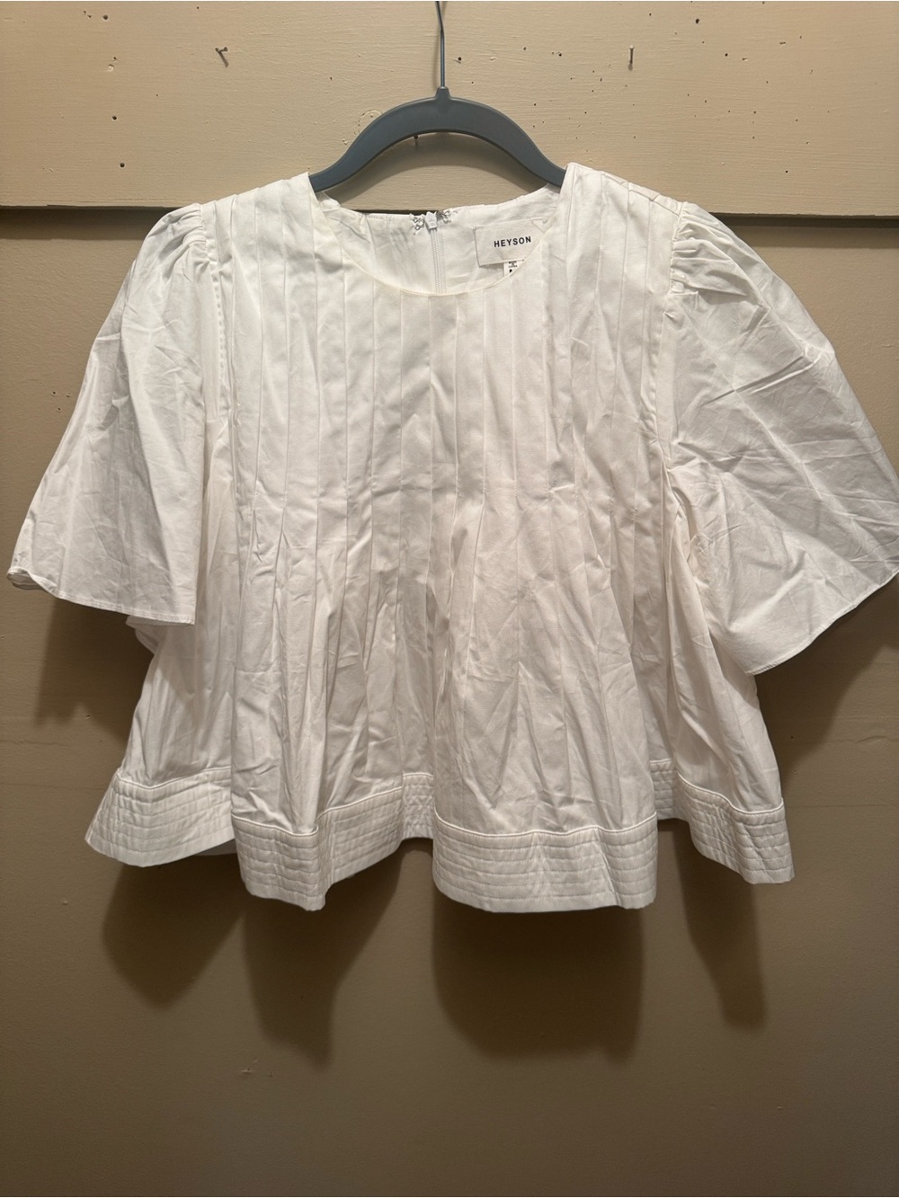 Heyson White Pleated Short-Sleeve Blouse